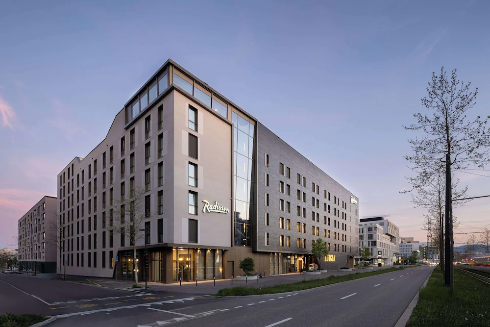 Radisson Hotel & Suites Zurich Thurgauerstrasse 116